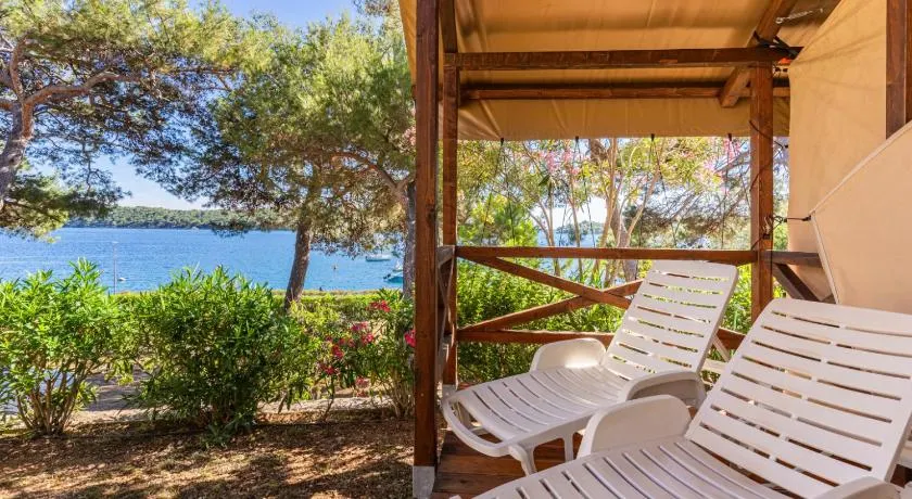 Adria Glamping luxury tents Camping Poljana Mali Lošinj - Image 1