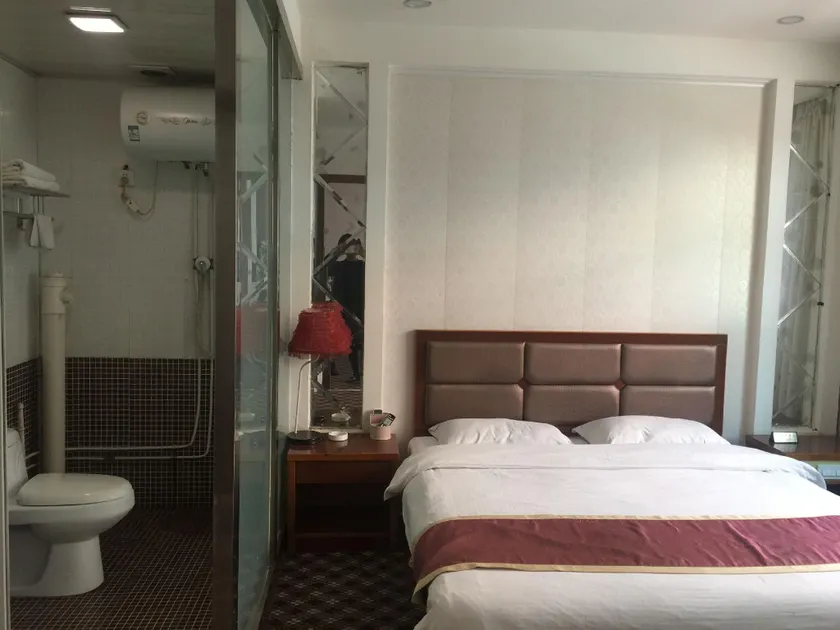 Baitong Business Hotel (Xiaoshizi Branch) - Image 1