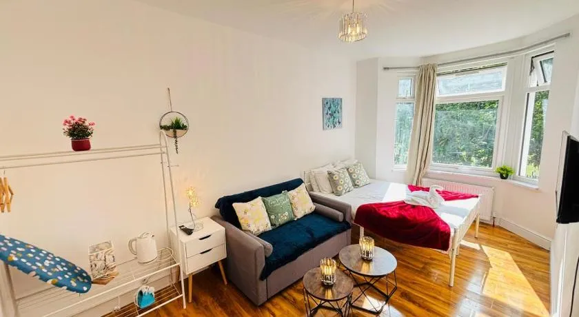 London Smart Stay - Plaistow - Image 1