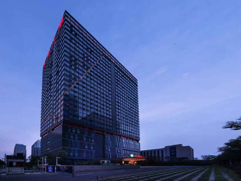 Vienna Hotel Zhengzhou East High-Speed Railway Station - Image 1