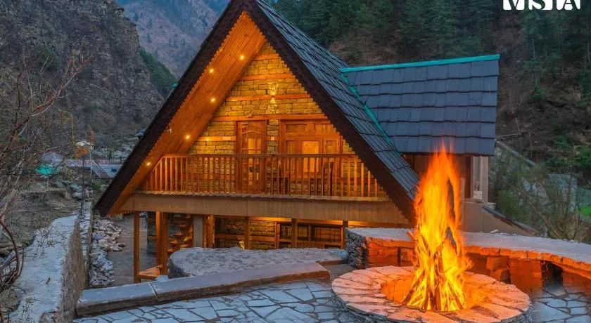 Wisteria Whispers by StayVista - 4BHK River & Mountain-View Tirthan Valley - Image 1