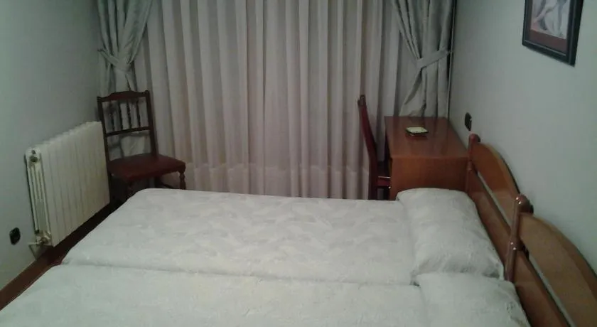Hostal Les Bedules - Image 1