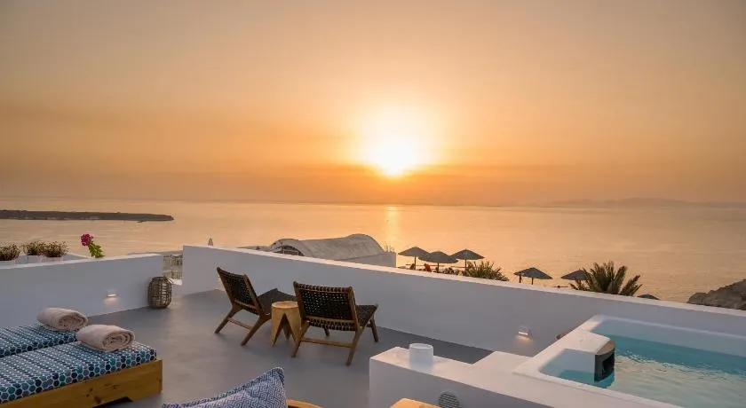 Cape Suite Oia - Image 1