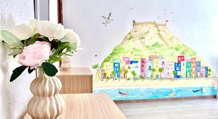 Lovely, new, bright 3 mins to beach apt 105 sq meters - Image 1