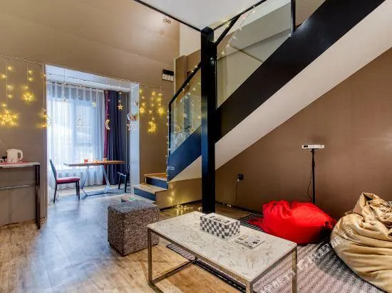 Liangzhu Homestay (Urumqi Zhongyinggong Subway Station) - Image 1