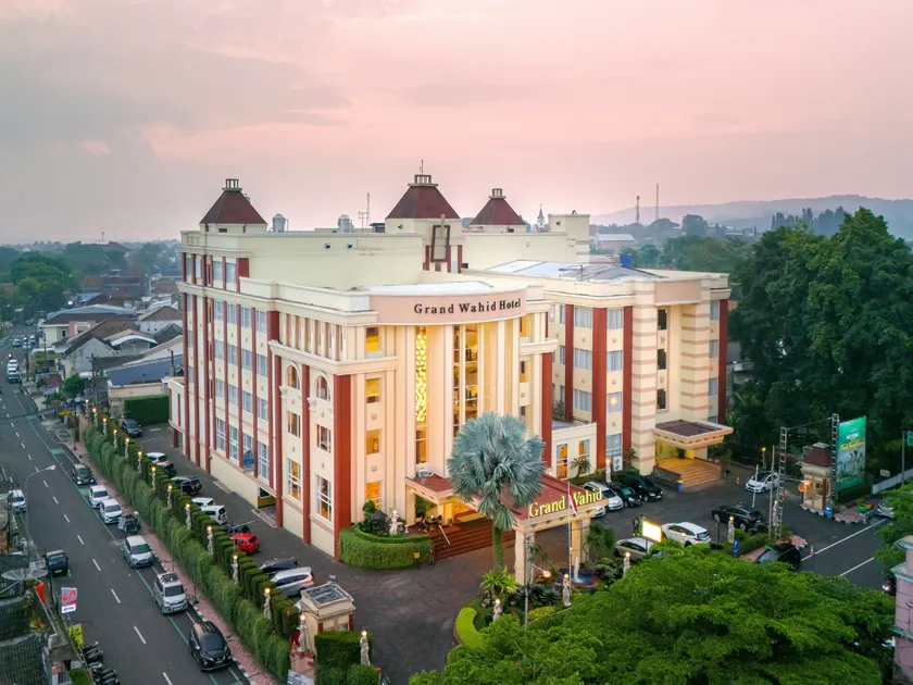 Grand Wahid Hotel Salatiga - Image 1