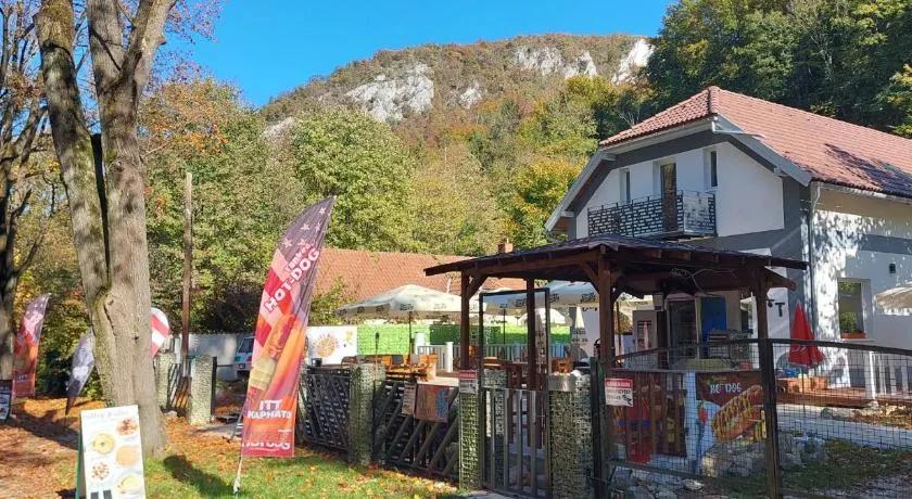 Valley Bistro - Image 1