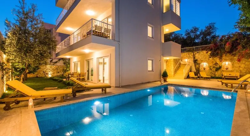 Garden Court Apartments - Image 1