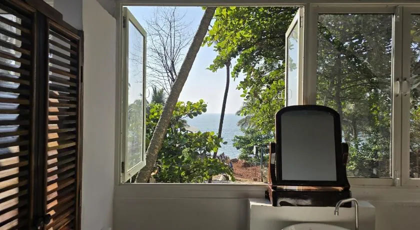 The Beachside Hostel - Image 1