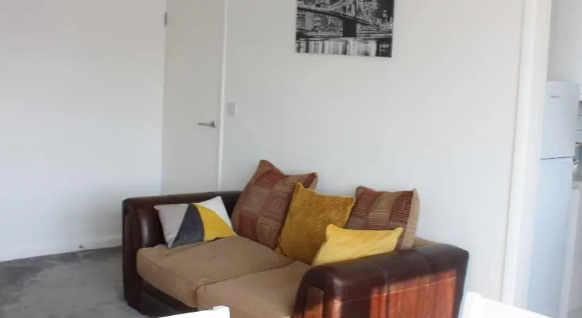 Exquisite and Modern 2 bed Maisonette - Image 1