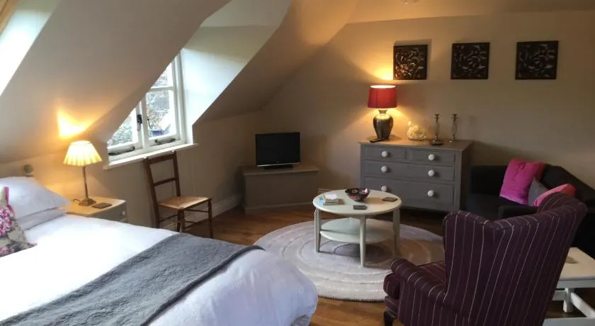 Field Cottage B&B - Image 1