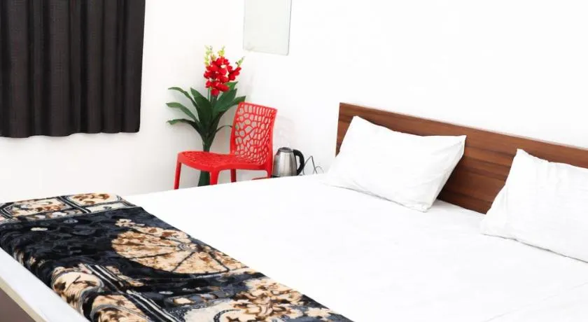 Shraddha Guest House Luxury Stay in Ayodhya - Image 1