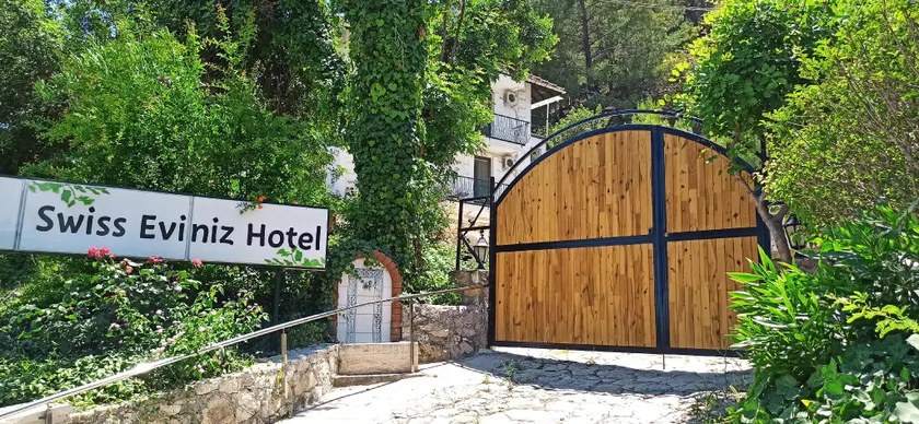 Swiss Eviniz Hotel - Image 1