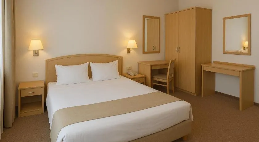 Hotel M Kennedy - Image 1