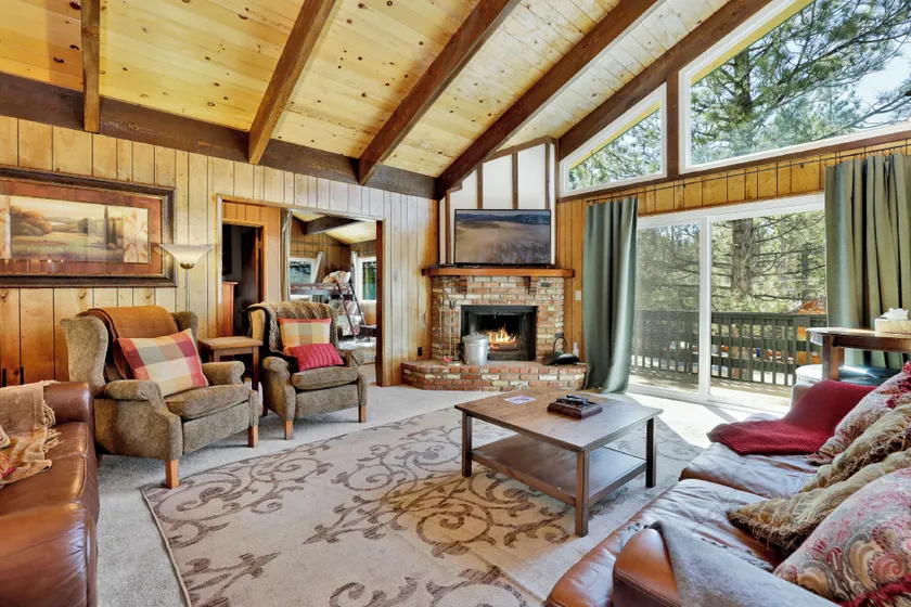 Rustic Retreat at Big Bear - Spacious Family Chalet - Image 1