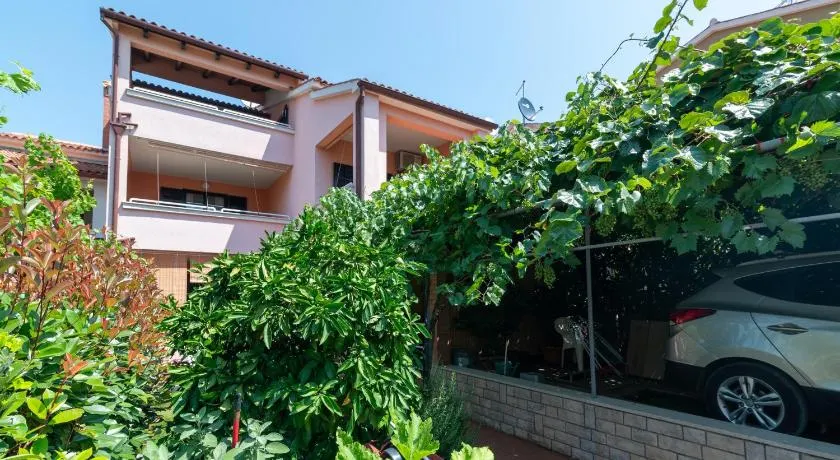 Apartments with WiFi Stinjan, Pula - 24743 - Image 1