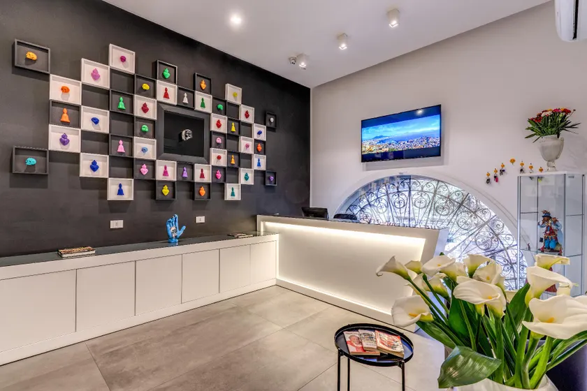 Gallery Suite Naples - Image 1