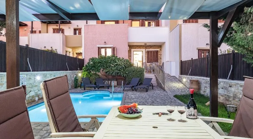 Luxurious Villa with Private Pool - Image 1