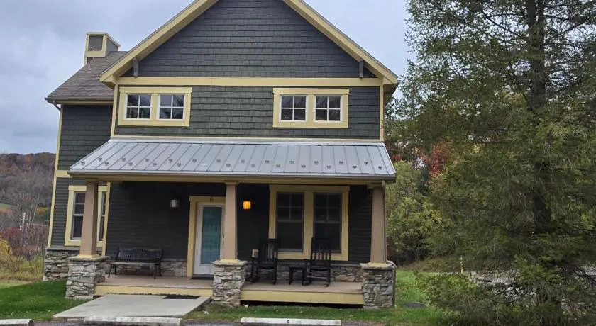 Relaxation Ridge- 4 bedroom with Hot Tub & Pool Table - Image 1