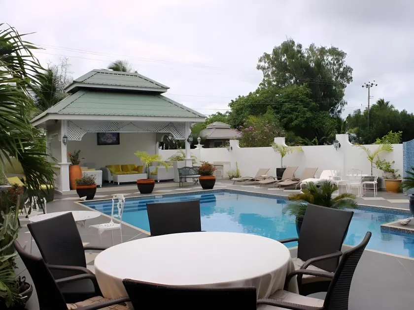 Le Bonheur Villa - Image 1