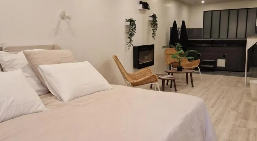 la chambre 8 - Image 1