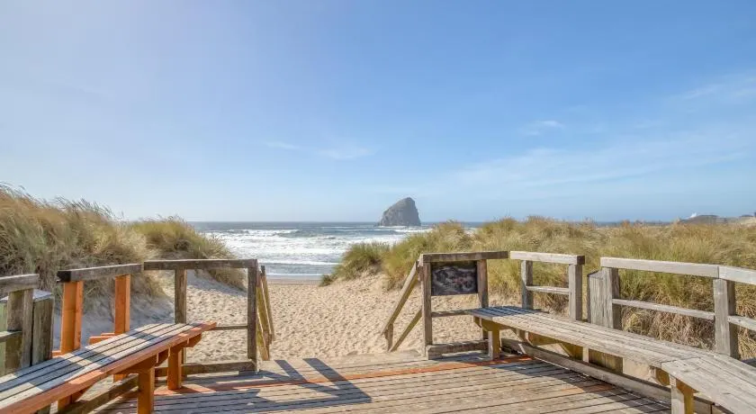 Barefoot Beach House - Image 1
