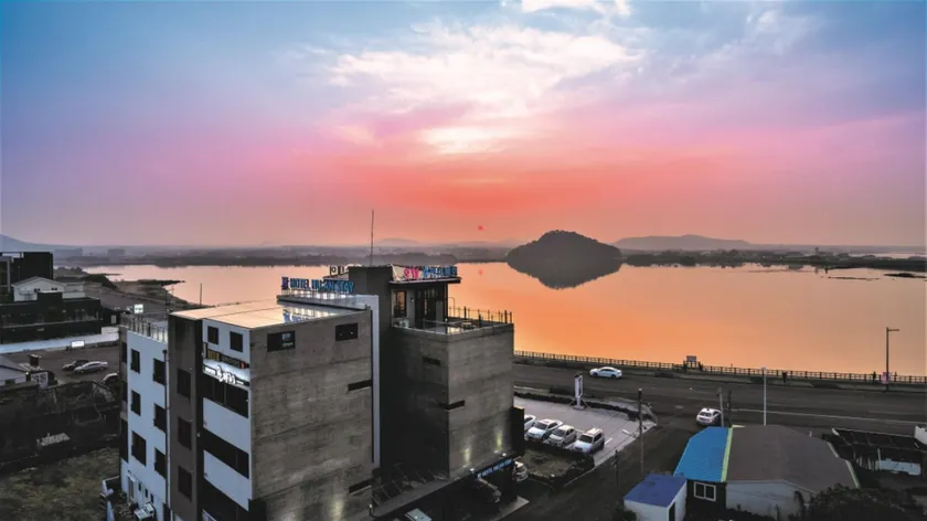 Hu An Stay Hotel - Image 1