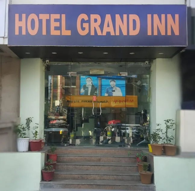 Hotel Grand Inn - Image 1