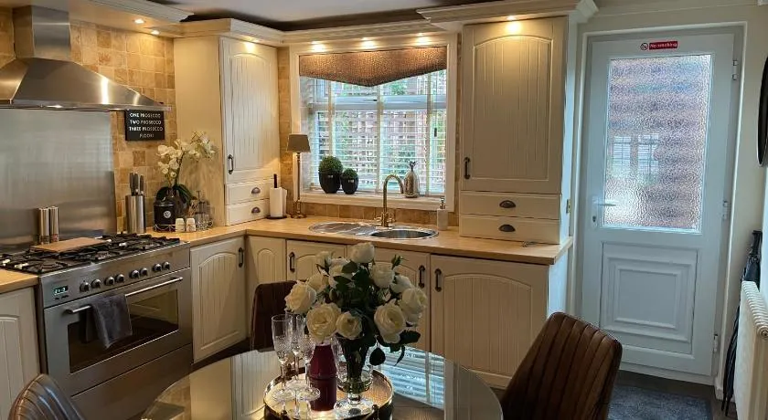 2 Bed Cottage - Bawtry Superb Accommodation - Image 1