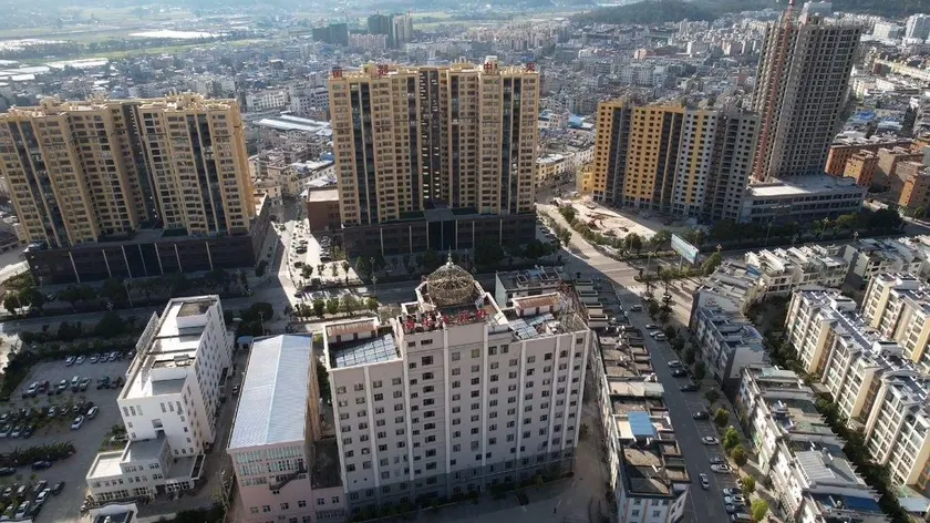 Nanhua Hotel - Image 1