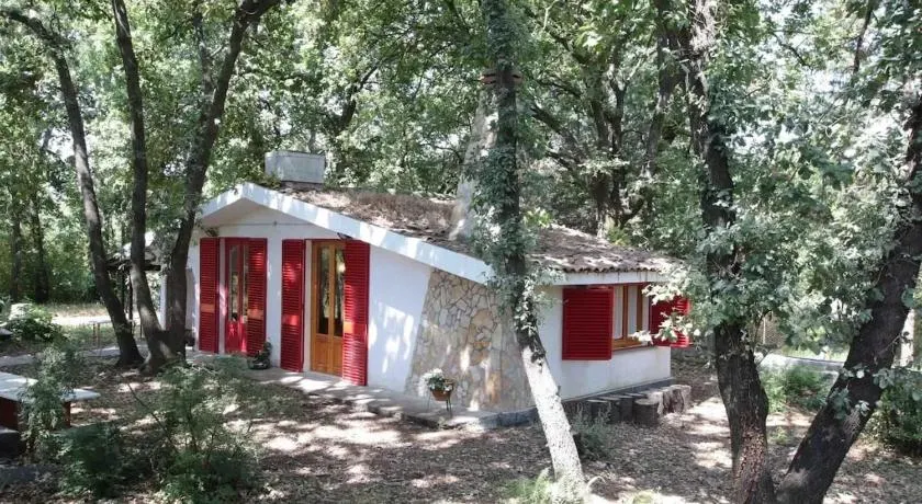Charming Chalet with Terrace in Lavinaio - 32 m² - Image 1