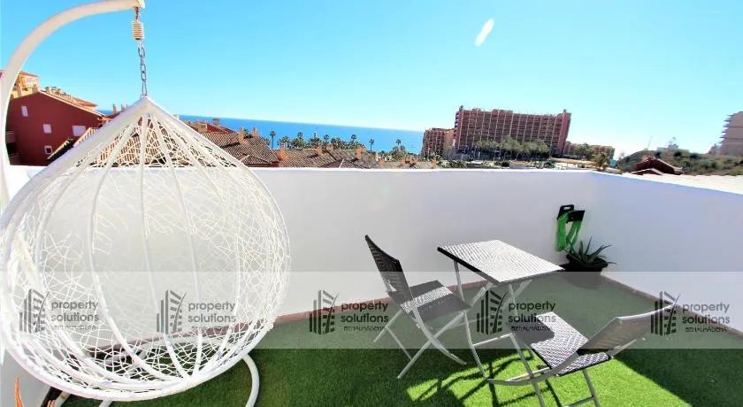 Lomas de Mena 15 - Apartamento Ático- Piscina - TERRAZA CON BARBACOA- PARKING GRATIS - Image 1