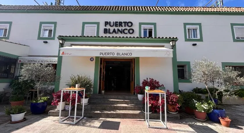 Hostal Restaurante Puerto Blanco - Image 1