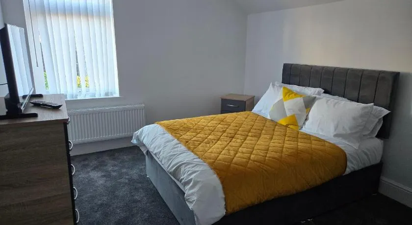 Cozy Guest Rooms in Bedford with Shared Facilities - Image 1