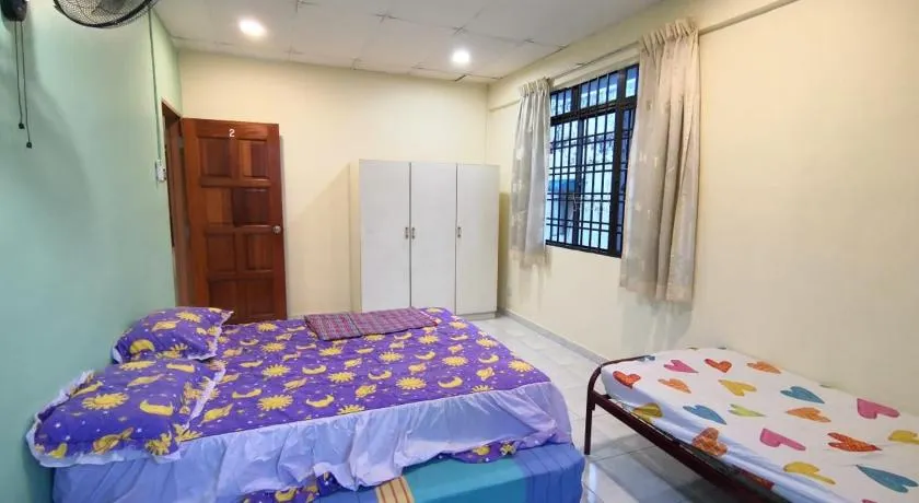 Cosy Homestay Ulu Tiram - Room only - Image 1