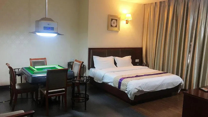 Lianfeng Hotel - Image 1