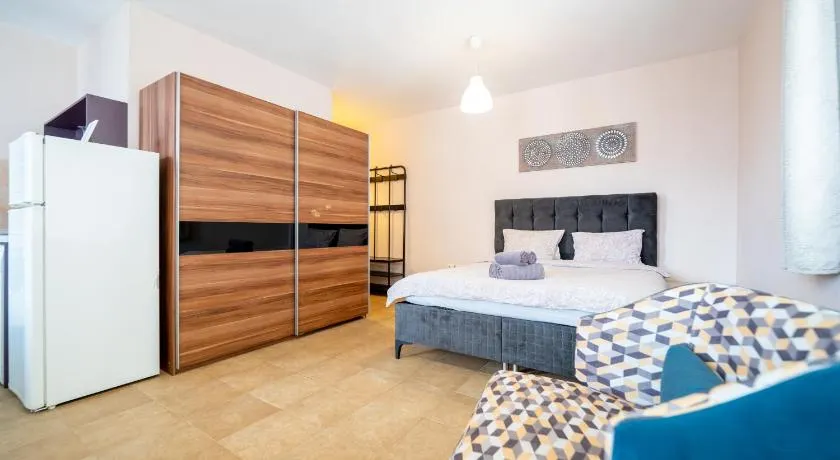 Lovely apartment in Studentski grad - Image 1