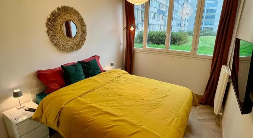 PARIS-MONTROUGE Magnifique Appartement 2 pièce de 56m2 - très cosy pour 1 à 6 personnes refait à neuf - ENTIRE APARTMENT LUXURIOUS AND WARM - Montrouge Paris 14ème - Proche Aéroport Orly & Parc Expositions Porte de Versailles FREE WIFI GRATUIT - Image 1