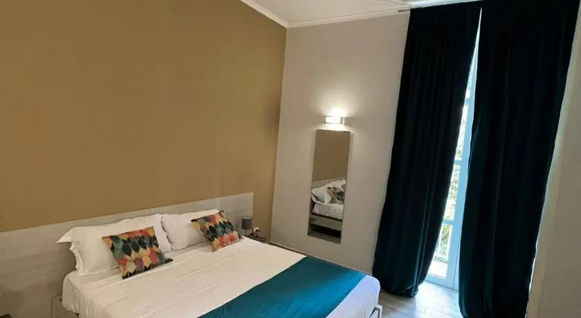 B&b ONE - Image 1