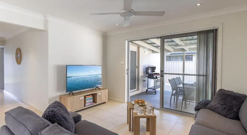 15 Oasis Close Soldiers Point - Image 1
