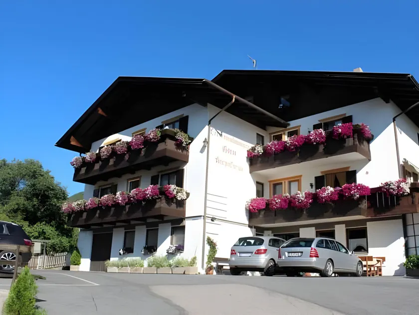 Residence Karpoforus - Image 1