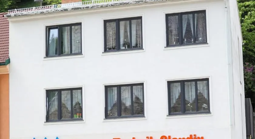 Deea Apartment - Image 1