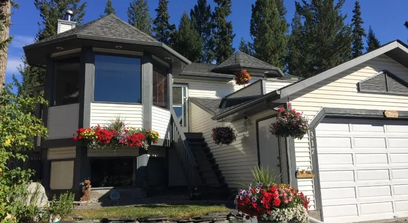 Bed & Breakfast Monarch - Image 1