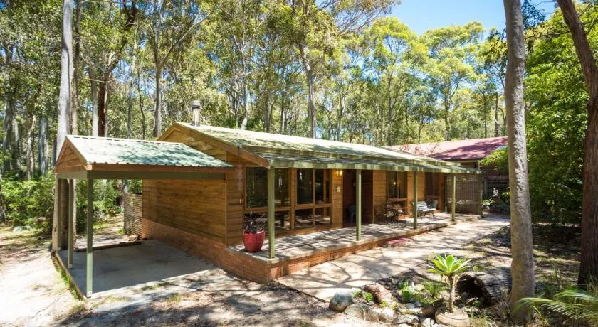 Caseys Pet Friendly Beach Cottage - Image 1