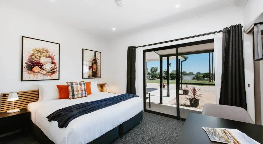 Waratah Suite - Experience Cosy Country Charm - Image 1