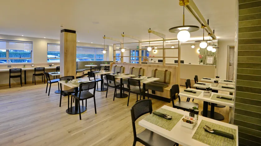 Road Lodge N1 City - Image 1