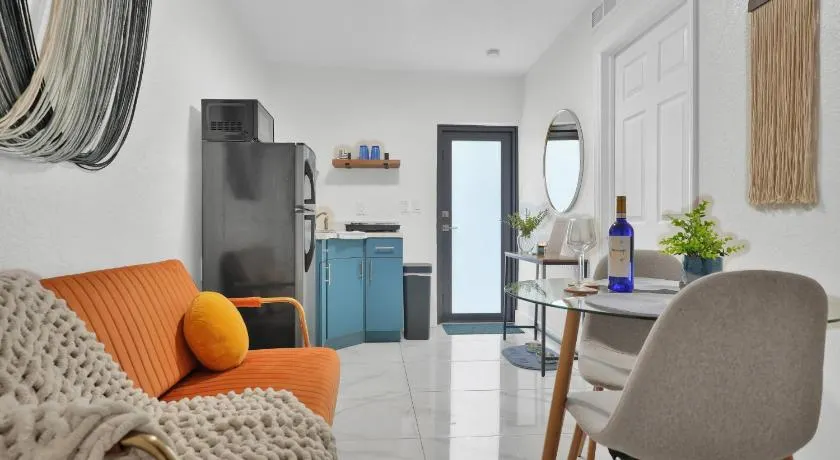 Suite Azul Miami - Private Guest Suite with Patio, Free Parking, Near Wynwood and Beaches - Image 1