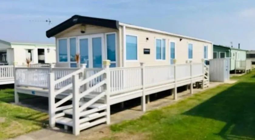 Cosy caravans Meadow view - Image 1