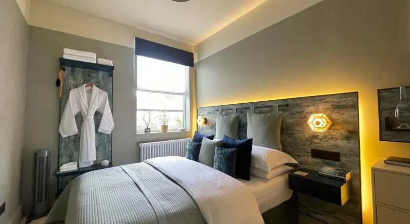 Cosy Room In homestay - Image 1