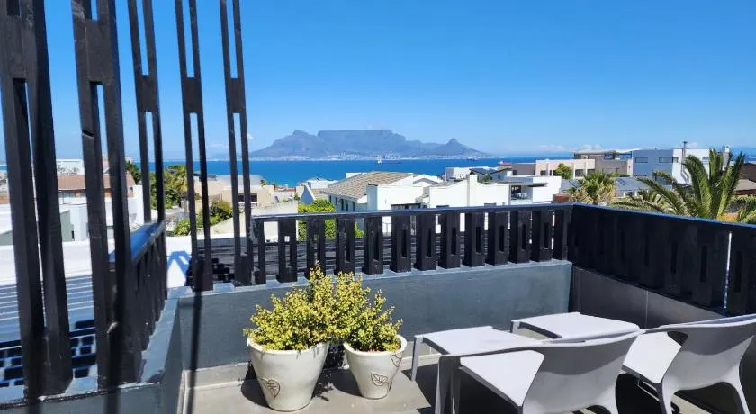 Thyme Spent Bloubergstrand - Image 1